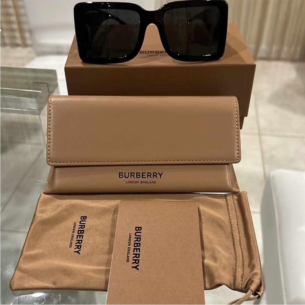 Burberry Sungalsses